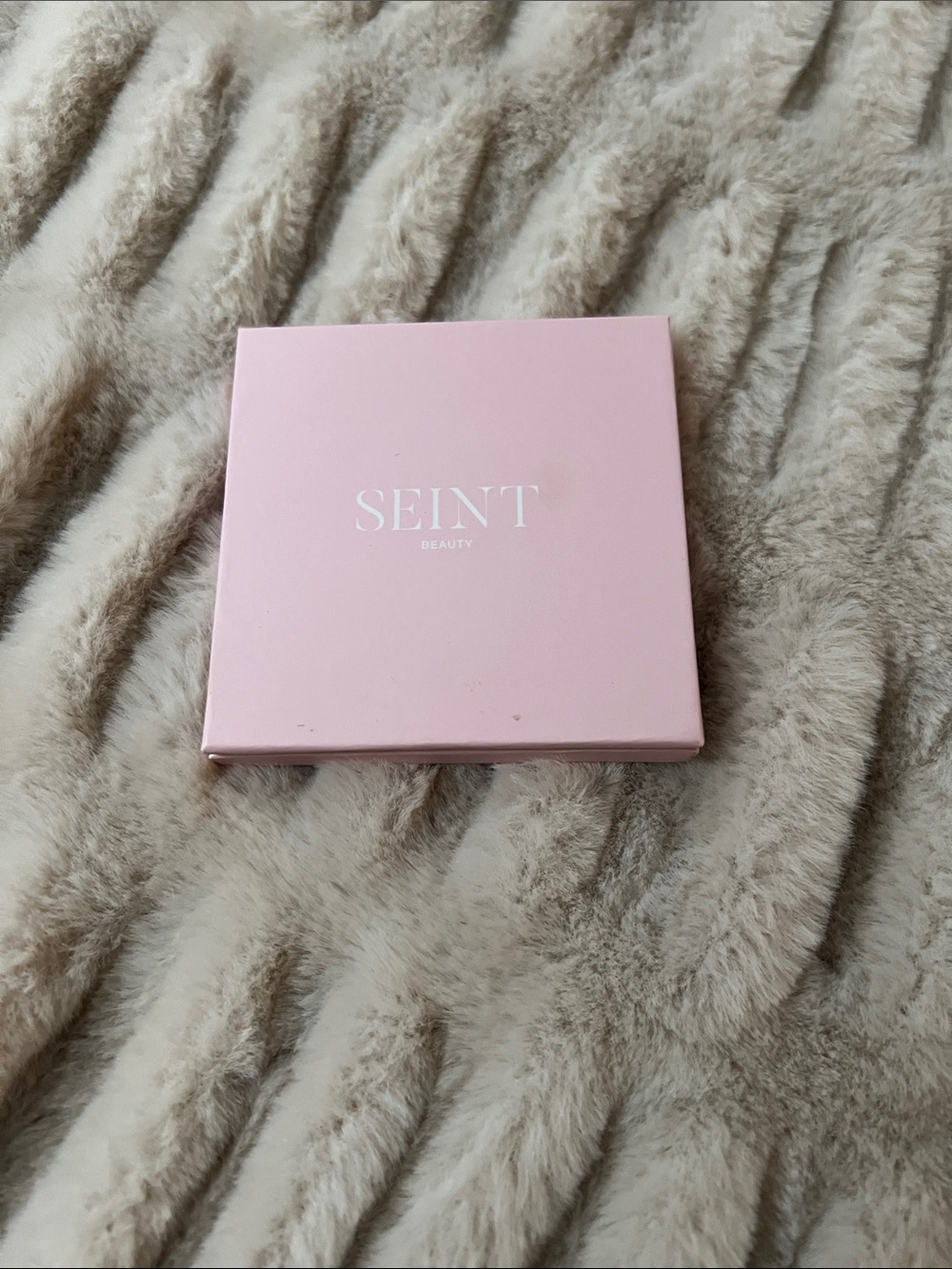SEINT Pink Pallet - Room for 4 shadows or 2 regular tins